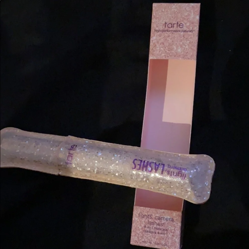 Limited Edition Lights, Camera,‎ Lashes 4-1 Mascara